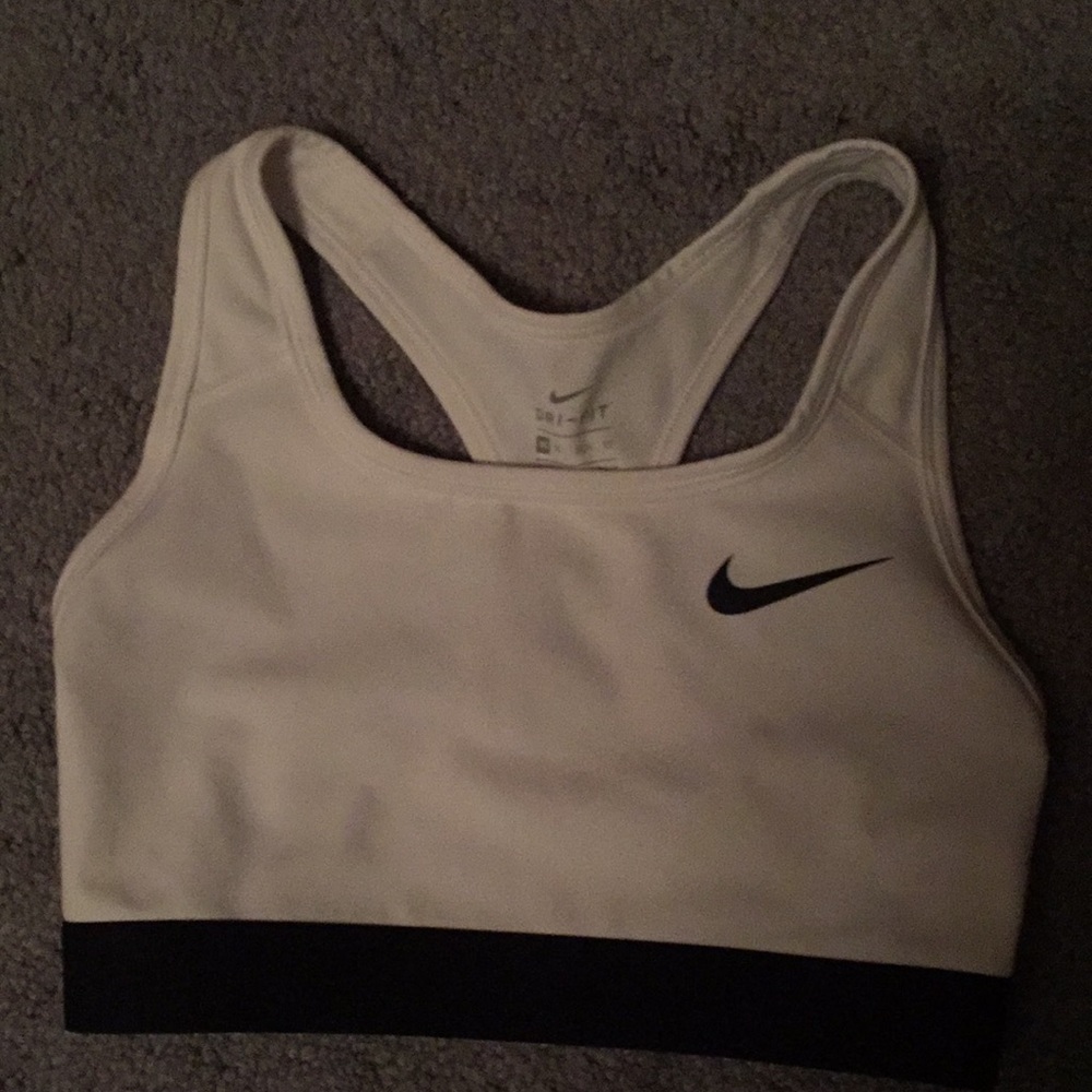 Women’s Nike Swoosh training bra